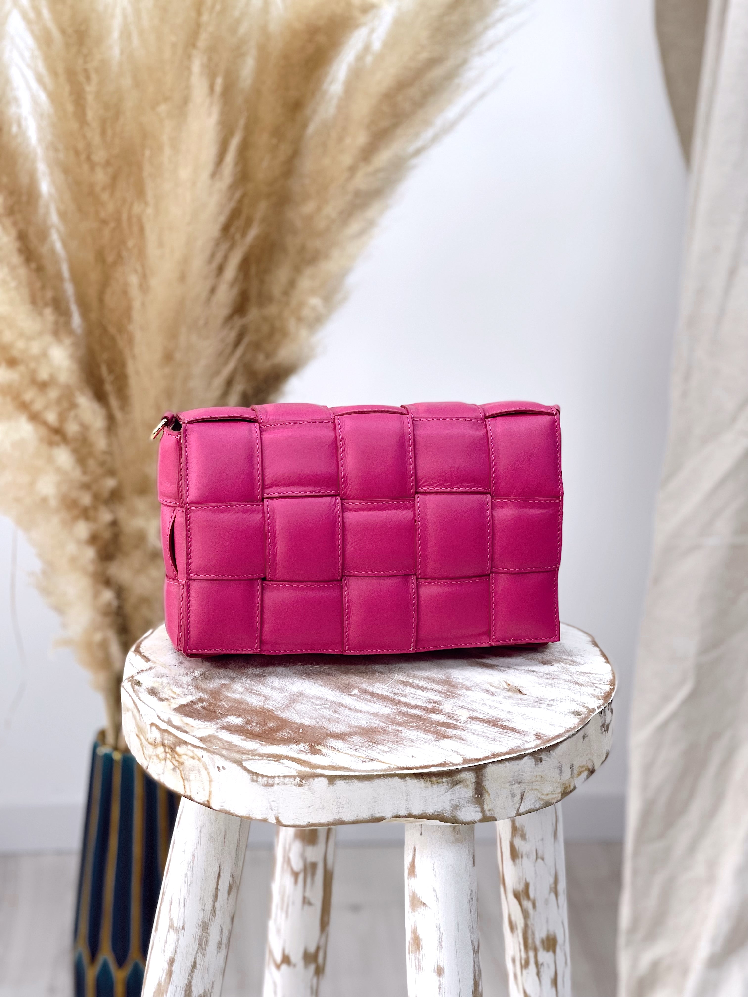 BOLSO PIEL TRENZADO FUCSIA