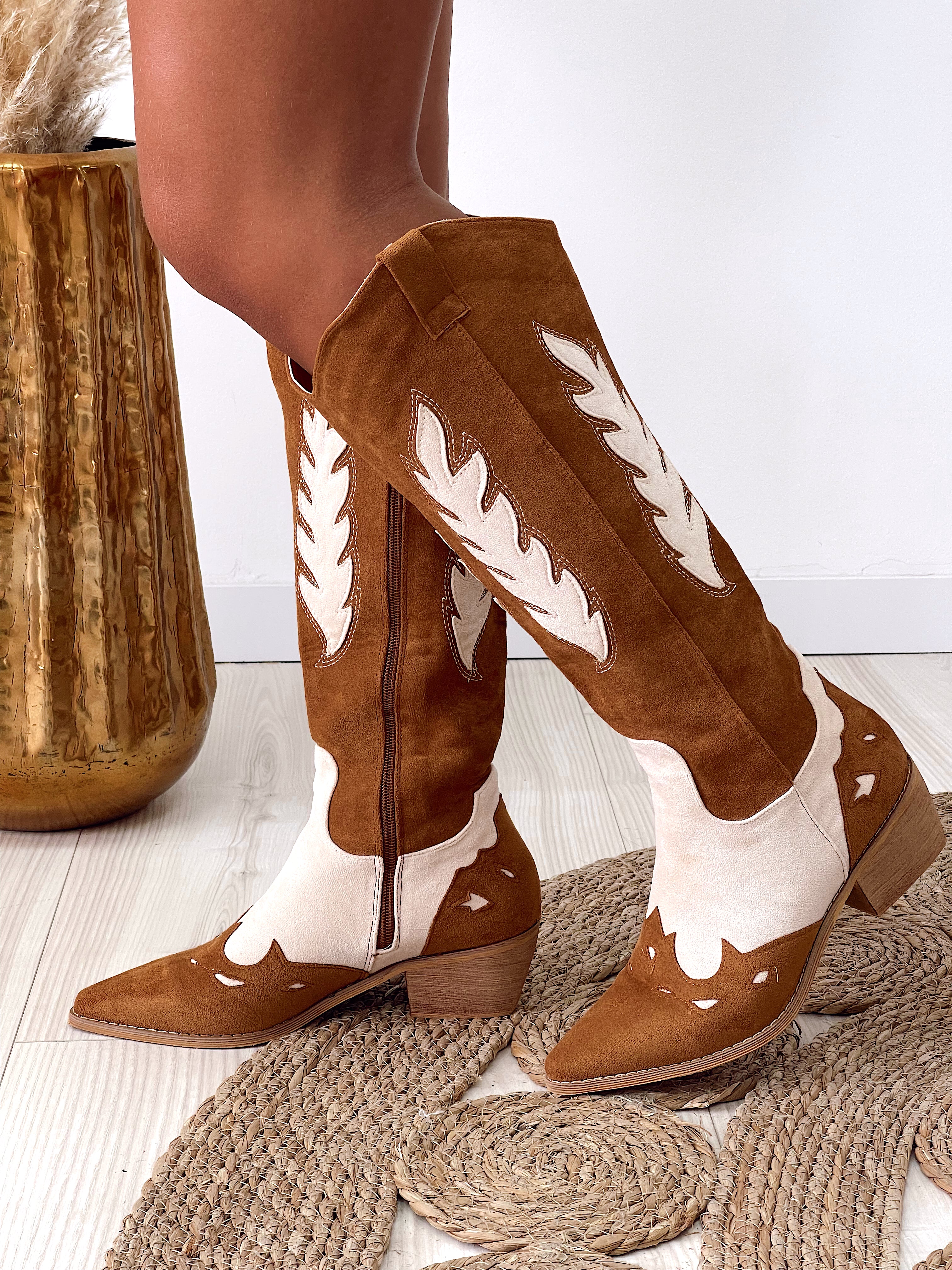 BOTA COWBOY CAMEL Y BEIGE
